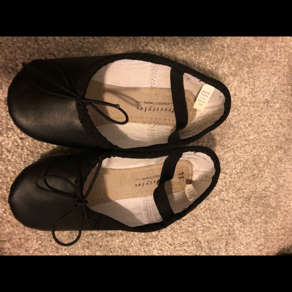 Freestyle ballet flats
